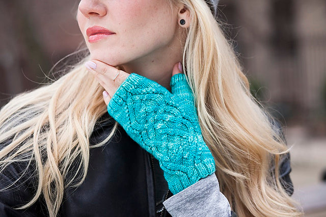 Rios & Washted Interchangeable Yarns Knitted Pattern Book