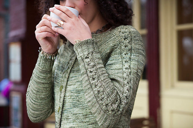 Rios & Washted Interchangeable Yarns Knitted Pattern Book