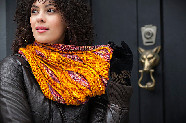 Rios & Washted Interchangeable Yarns Knitted Pattern Book