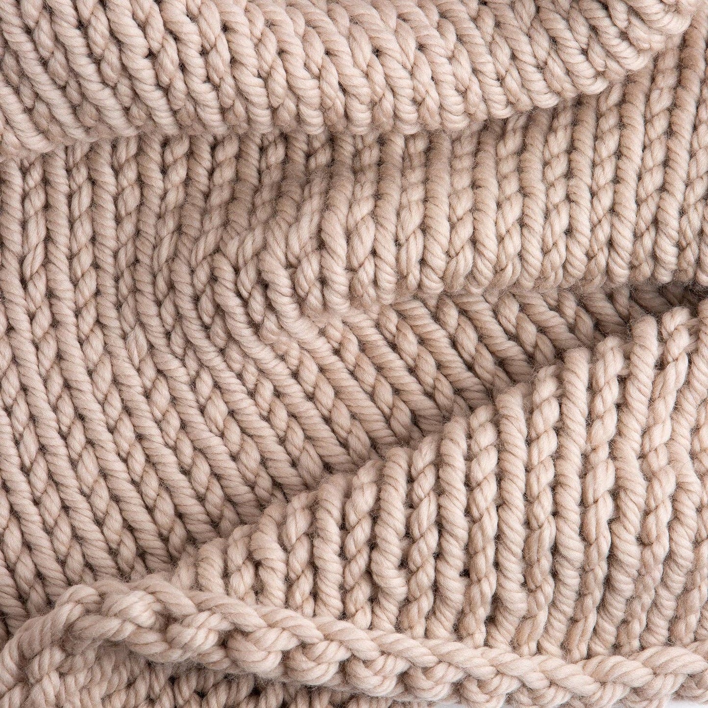 Cuddle Up Blanket Knitting Kit - 2 in 1 Beginner Pattern