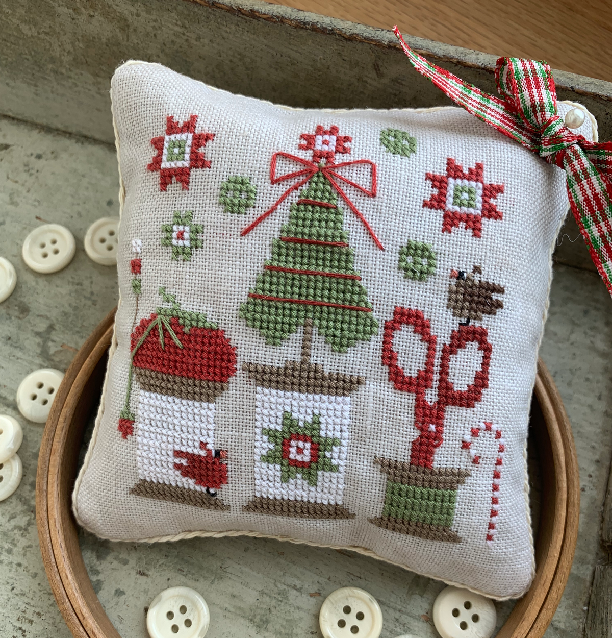 Christmas Spools Pinkeep