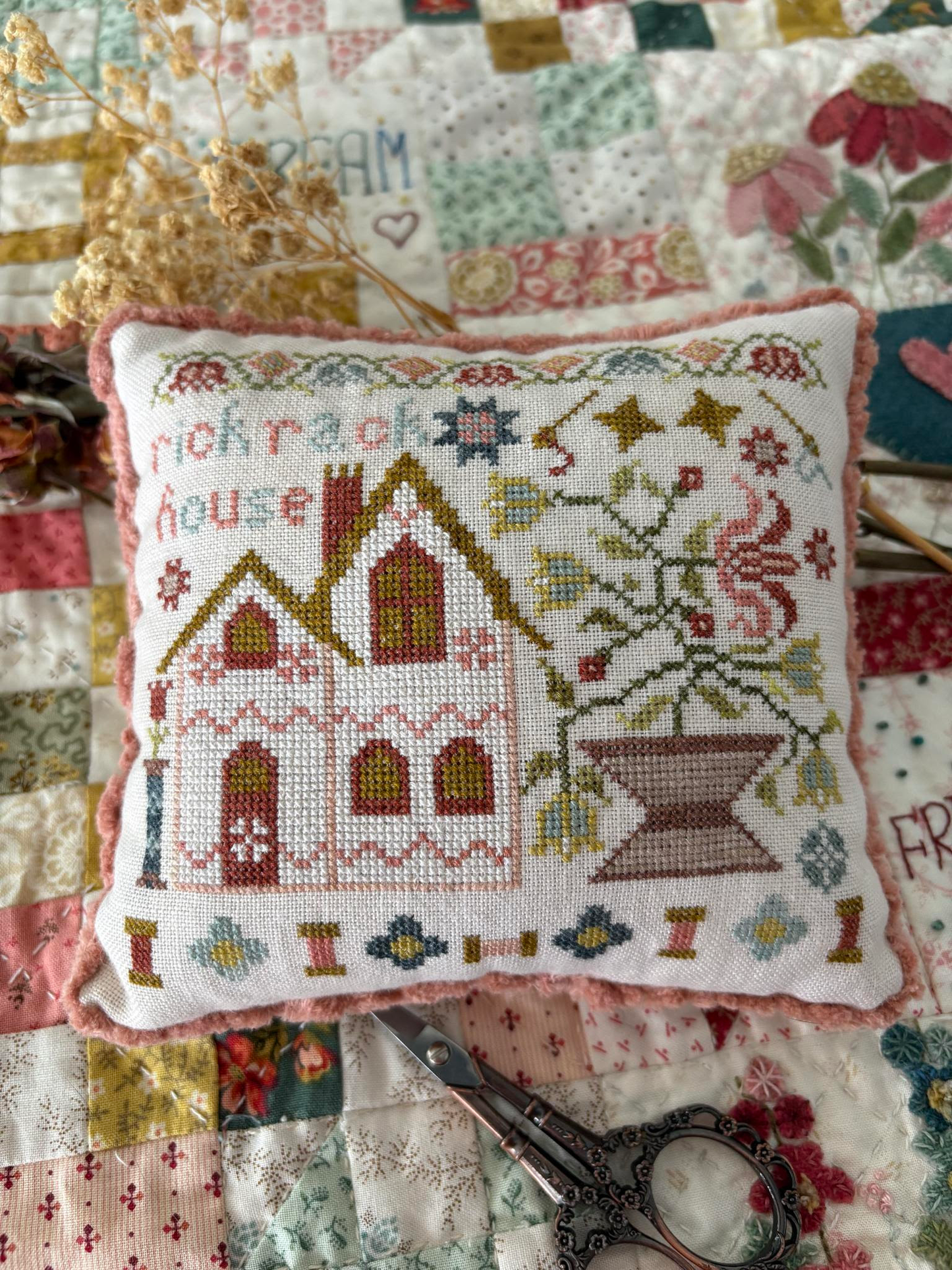The Houses on Stitchery Lane