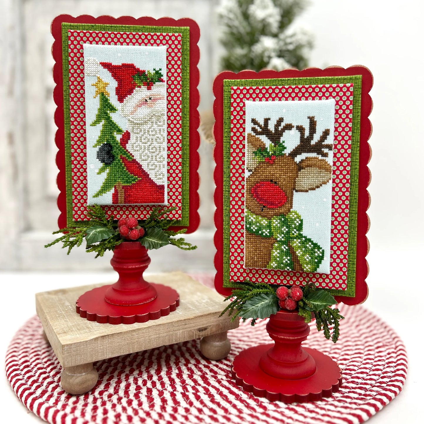 Simply Scallop Rectangle Pedestal Frame