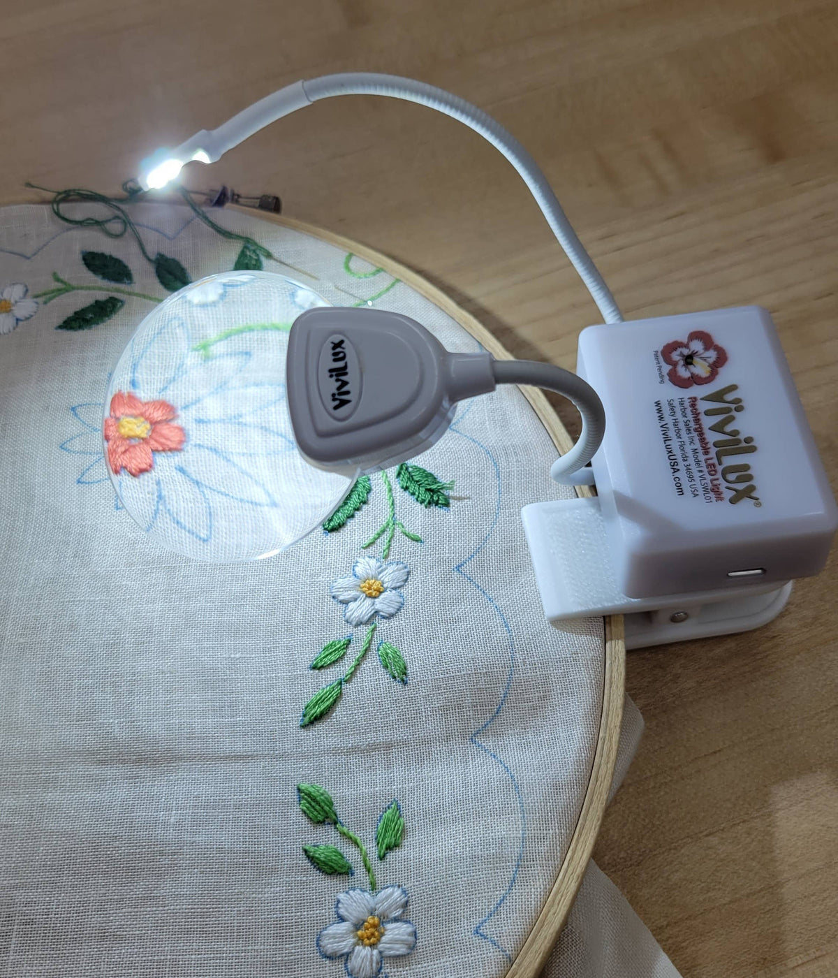 LED Craft Light With 2" 3x Magnifier, Flexible Task Lighting