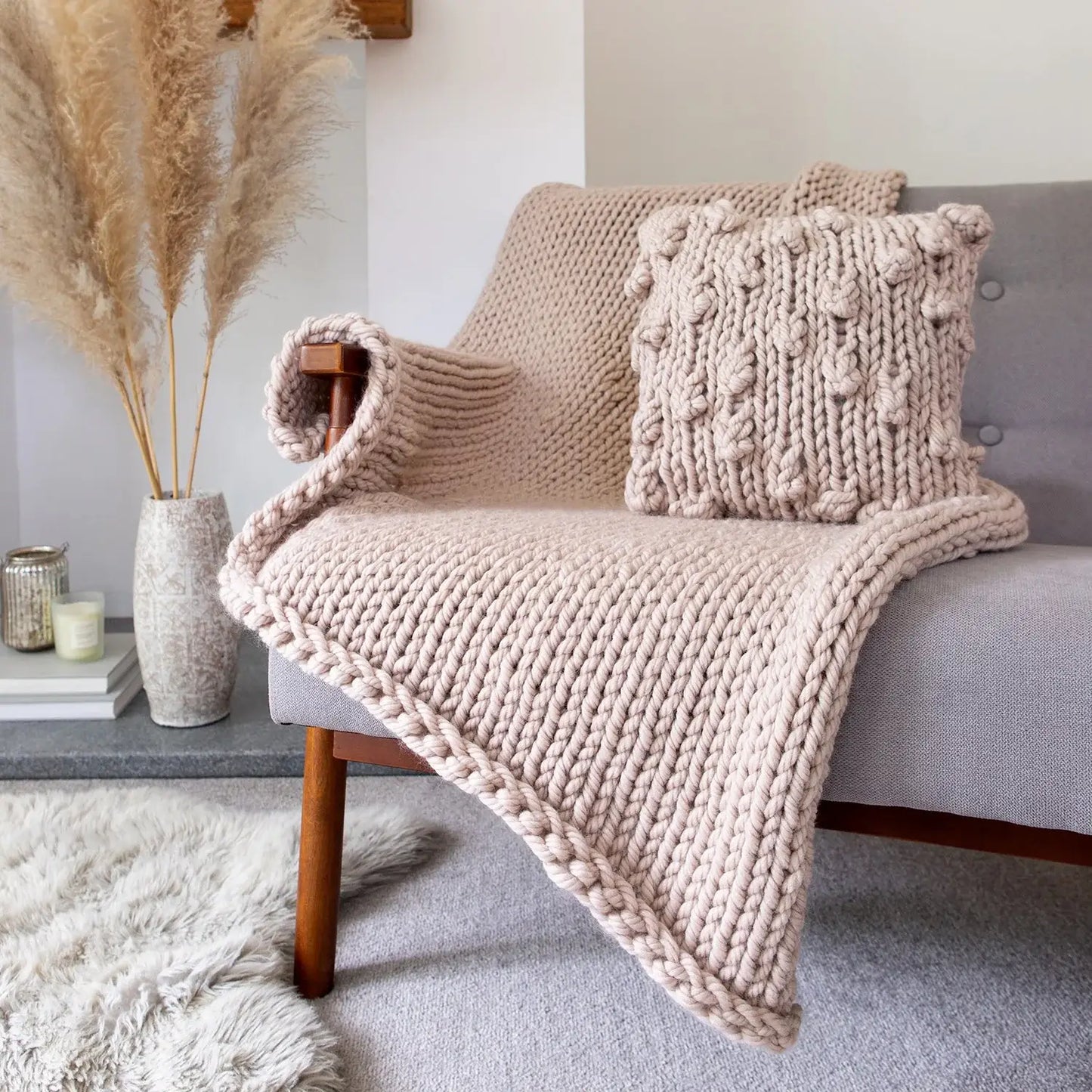 Cuddle Up Blanket Knitting Kit - 2 in 1 Beginner Pattern